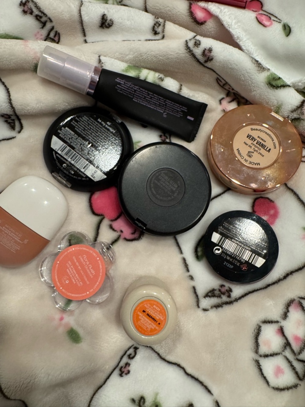 Assorted Makeup Bundle - Picture 2 of 3